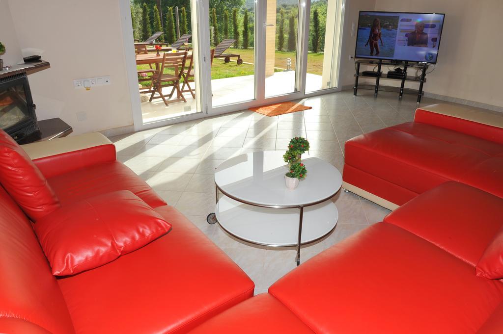 Villa Poulades Гоувия Экстерьер фото